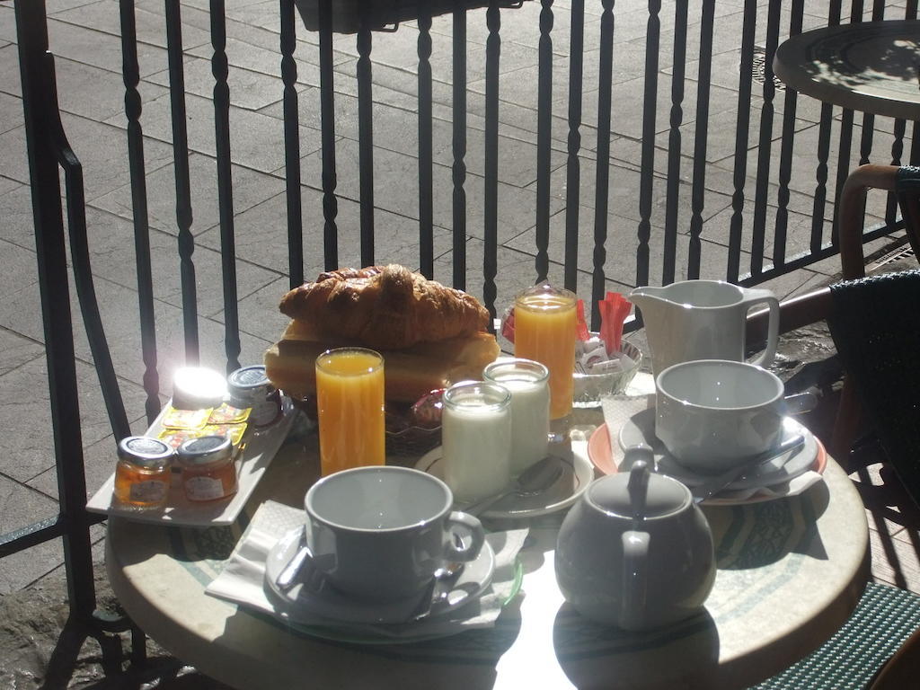 Hotel-Cafe Du Trinquet كامبو-لي-بان المظهر الخارجي الصورة