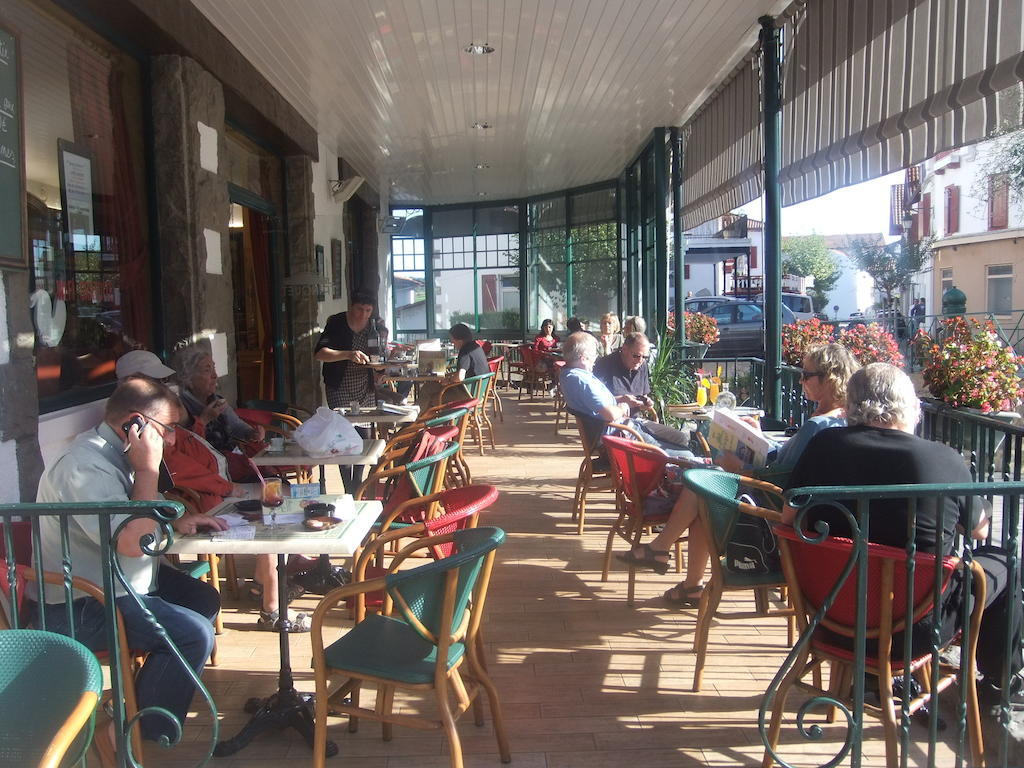 Hotel-Cafe Du Trinquet كامبو-لي-بان المظهر الخارجي الصورة